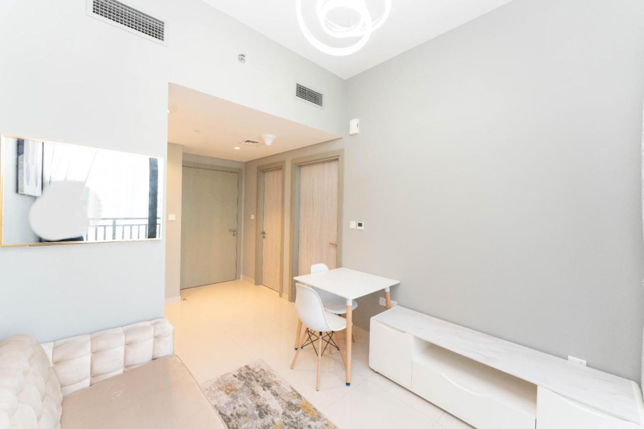 Cozy & Modern 1Br Apartment In Business Bay Walking Distance To The Metro 두바이 외부 사진